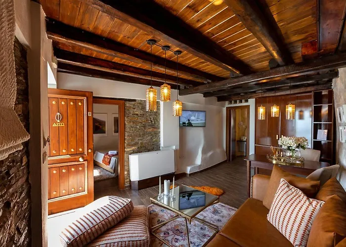 1822 Makrinitsa Suites