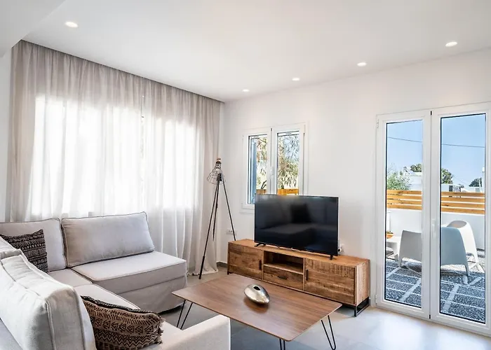 Thira Gold Suites