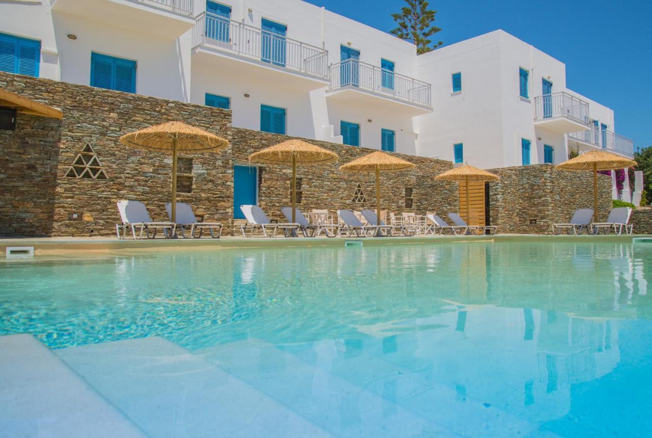 Ostria & Aparthotel Gavrio