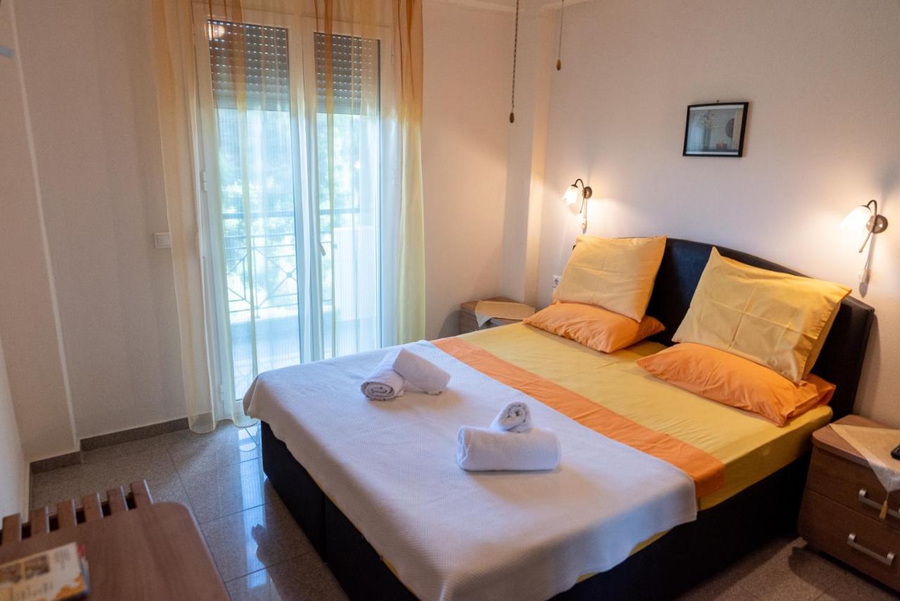 Apartment Nikos *