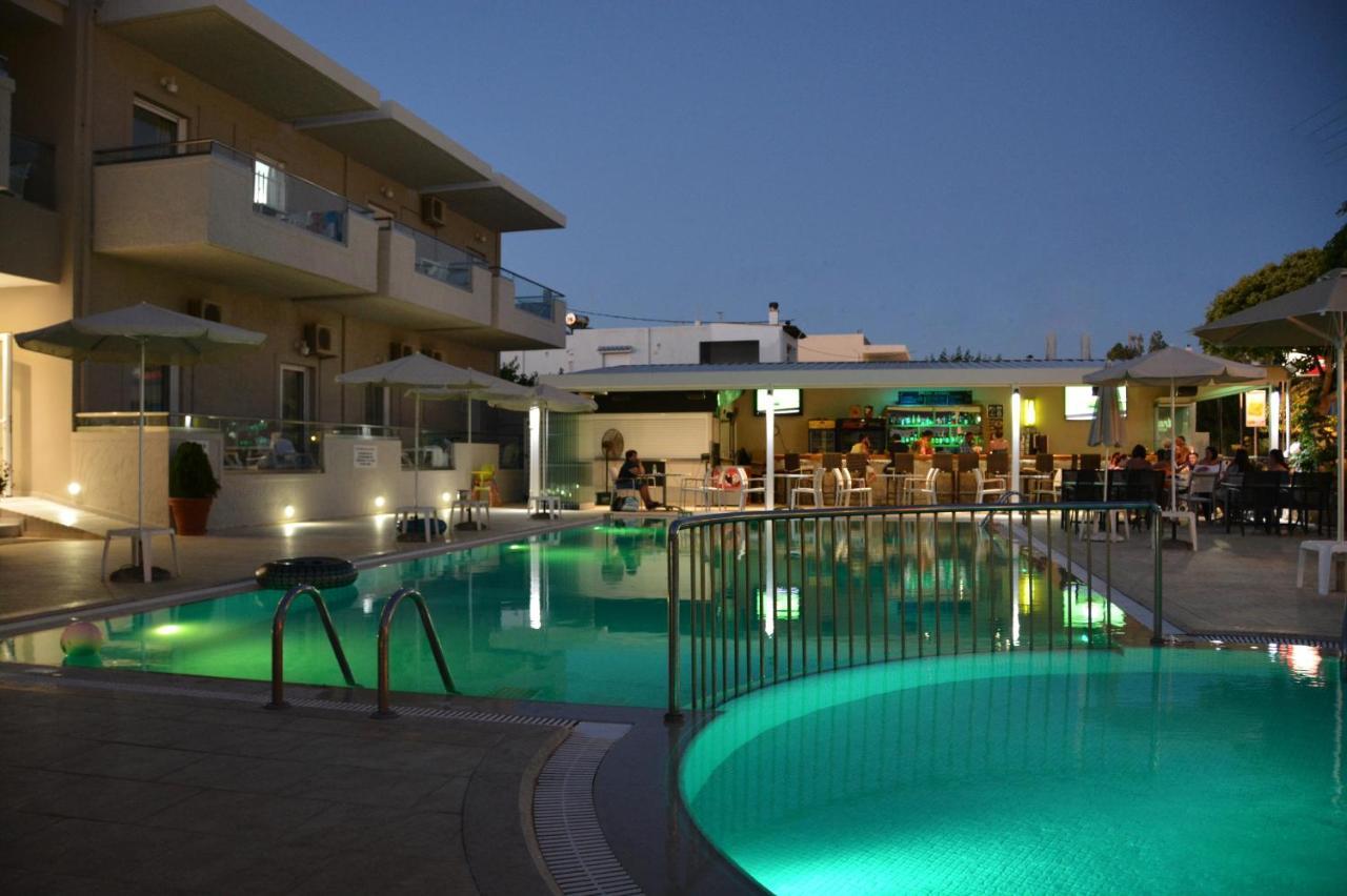 Hotel Christina Adelianos Kampos