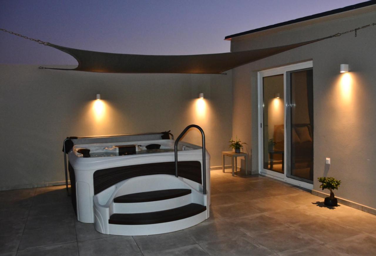 Christina Hotel Adelianos Kampos