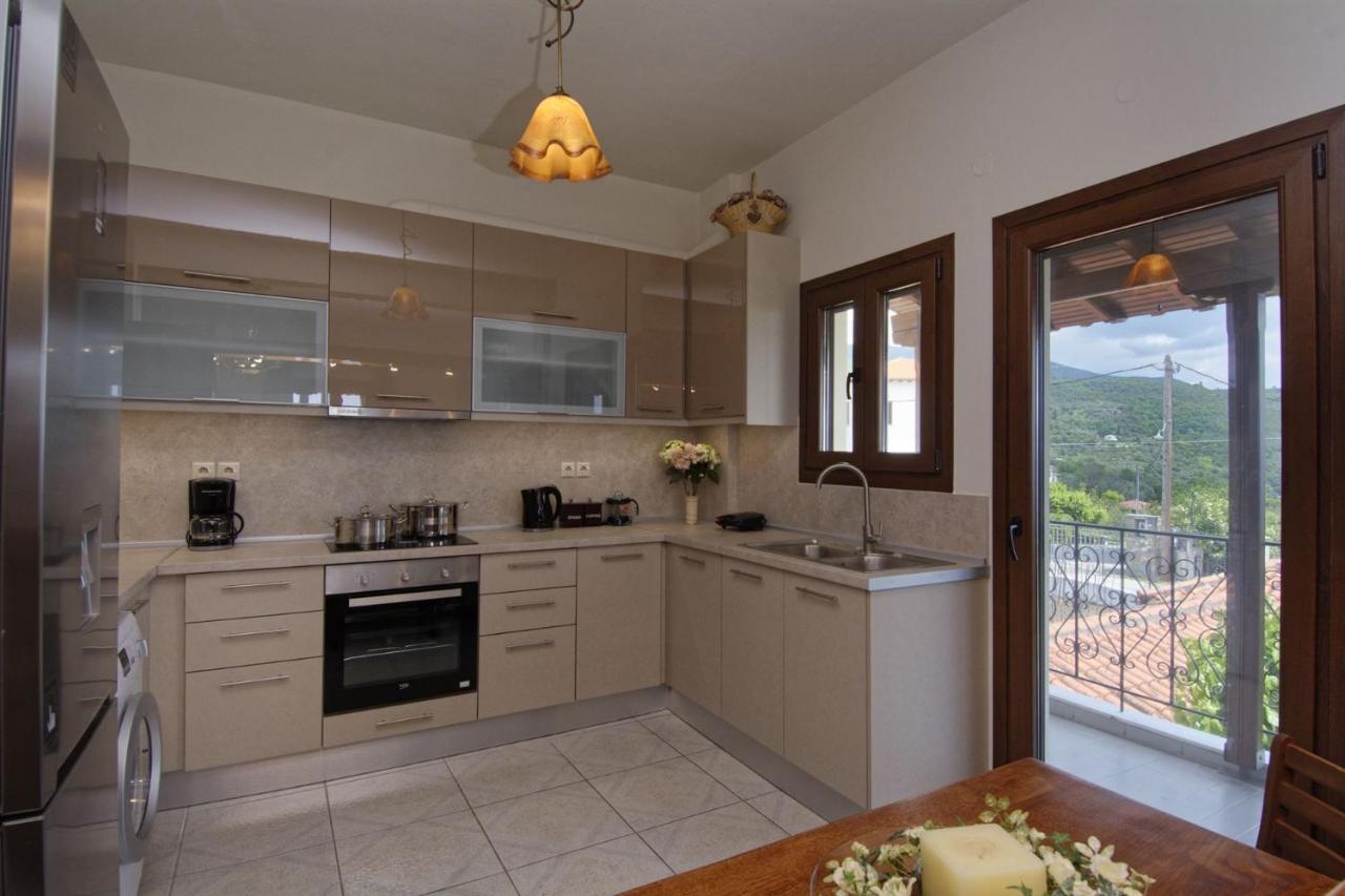 Villa Iatrou House- With Incredible View *