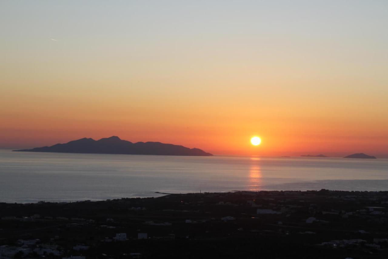 Hotel Thira *