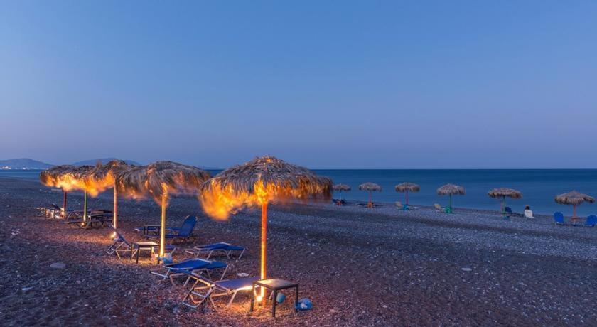 Cristelia Seafront & Pool