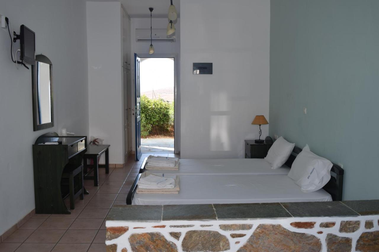 Paraporti Folegandros Town