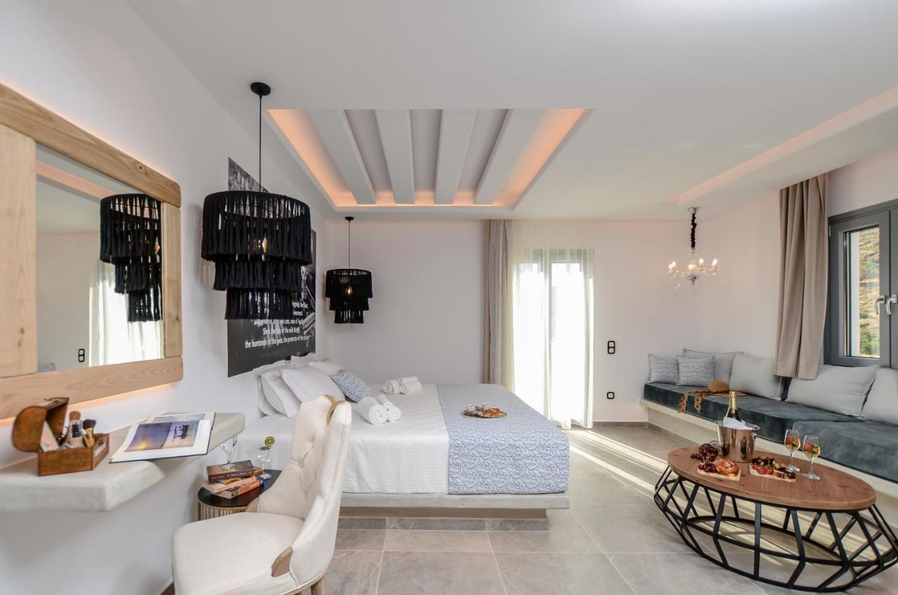 Naxos Pantheon Luxury