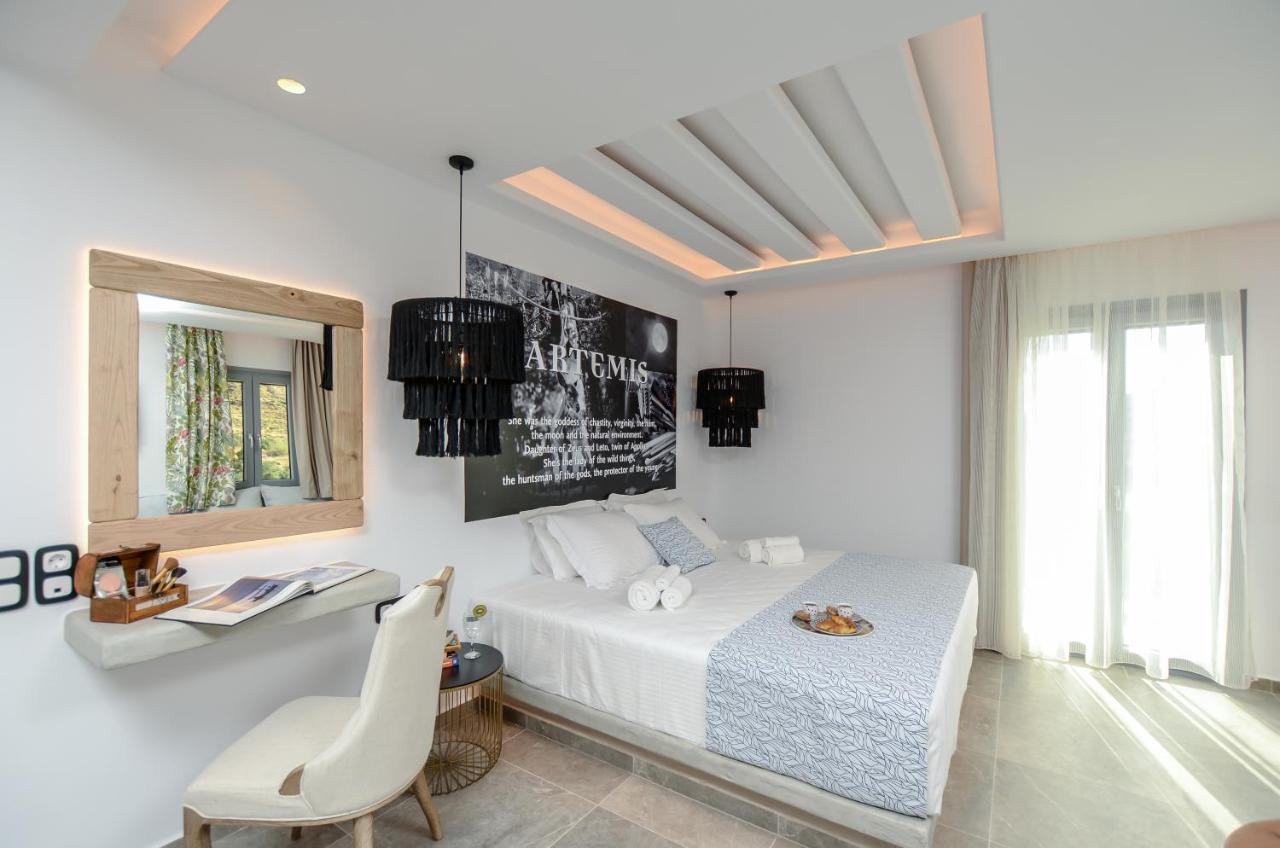 Naxos Pantheon Luxury
