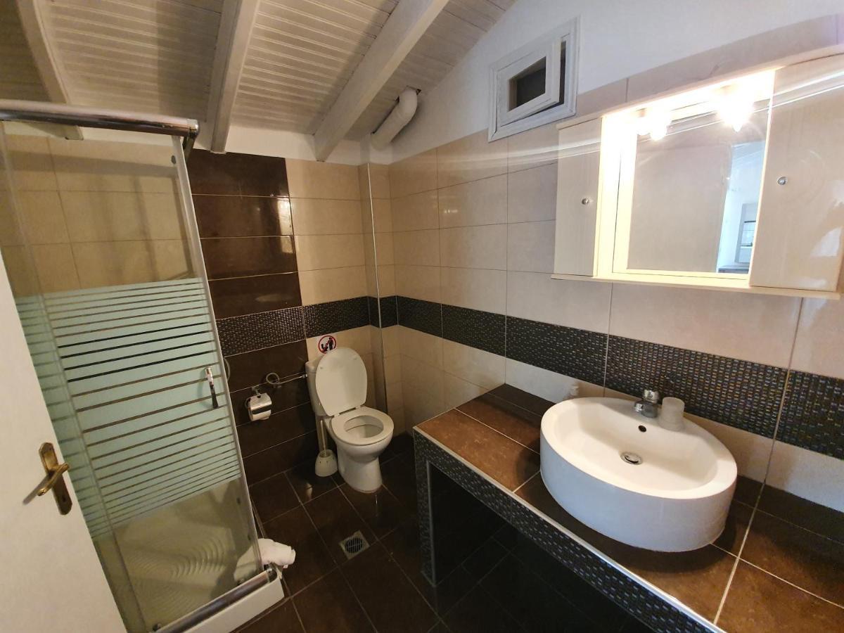 Anna Apartment