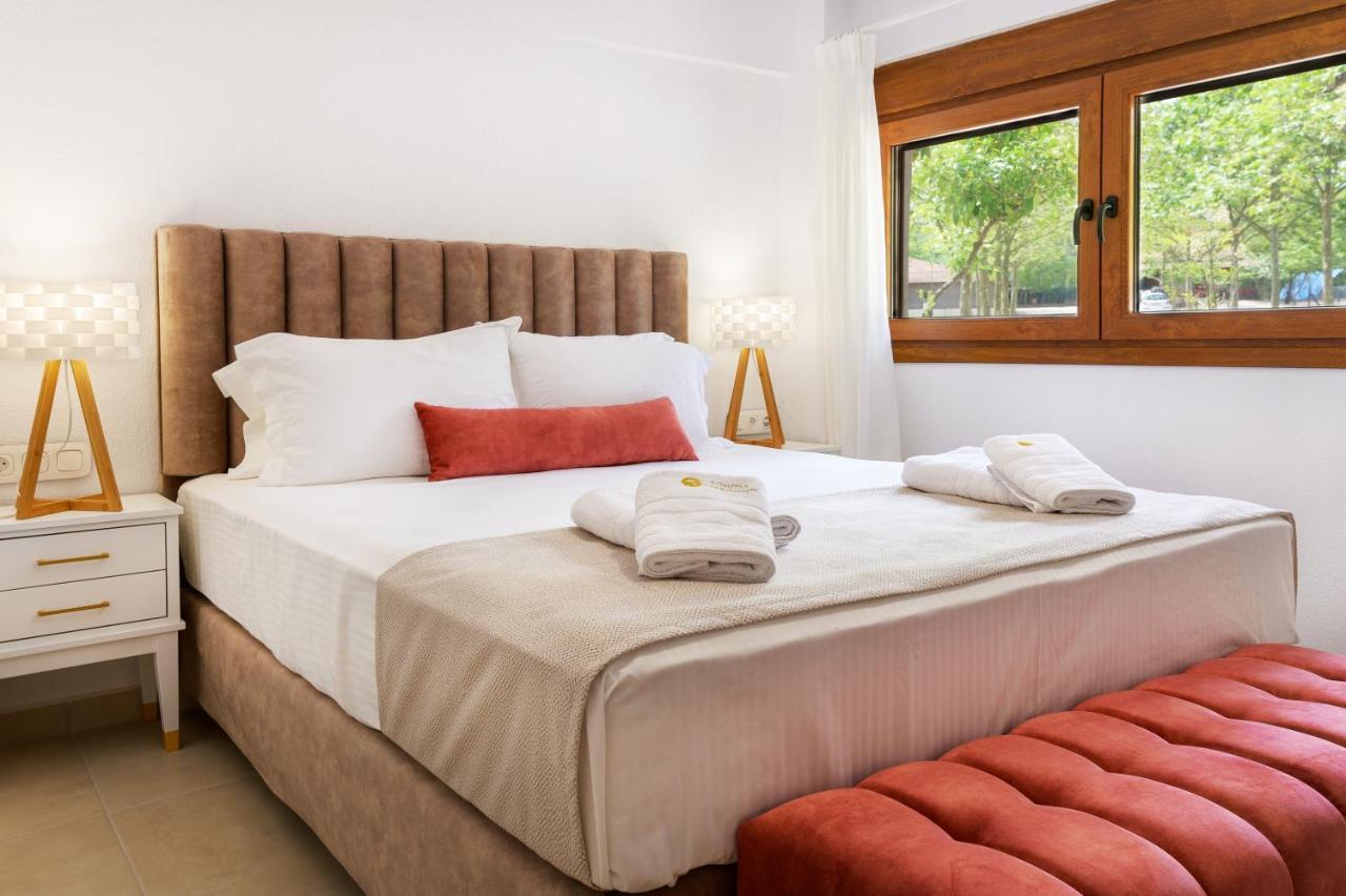 Komitsa Luxury Nea Roda