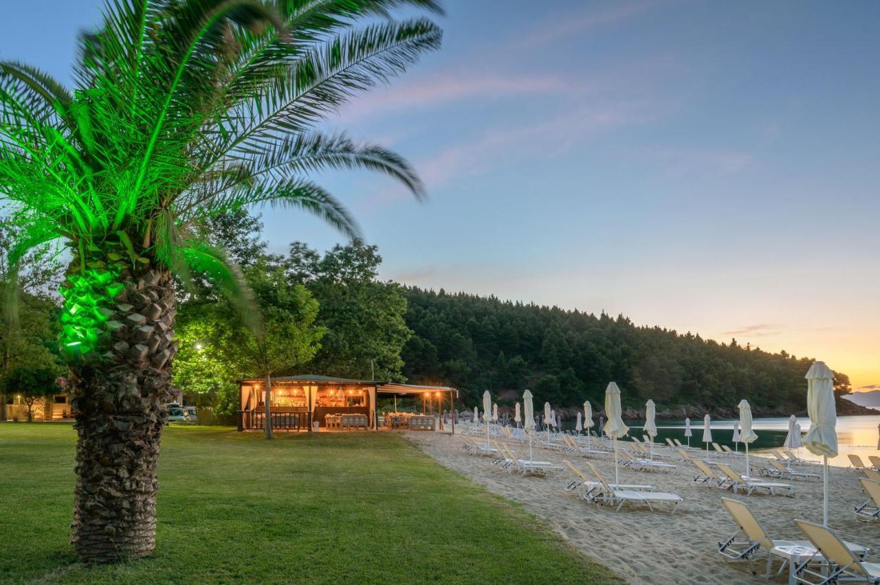 Komitsa Luxury Aparthotel Nea Roda