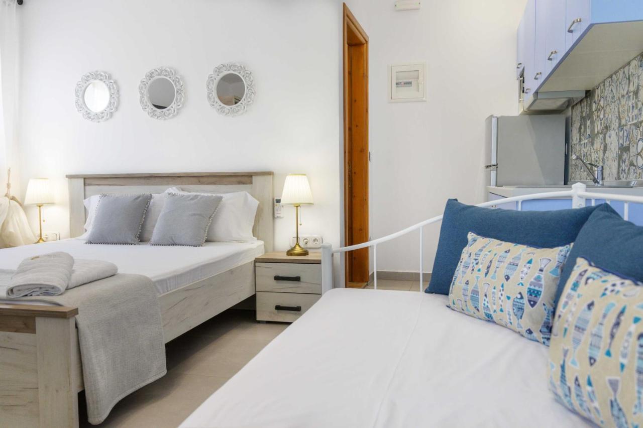 Komitsa Luxury Aparthotel Nea Roda