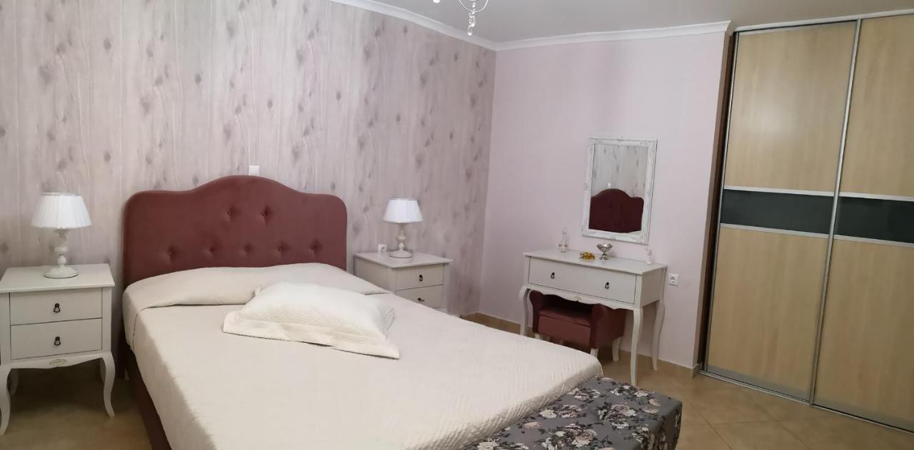 Pirofani Apartment