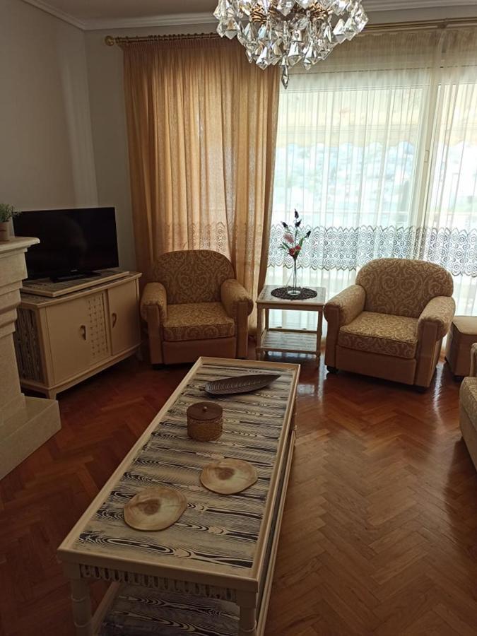 Apartment Golden Mirror In