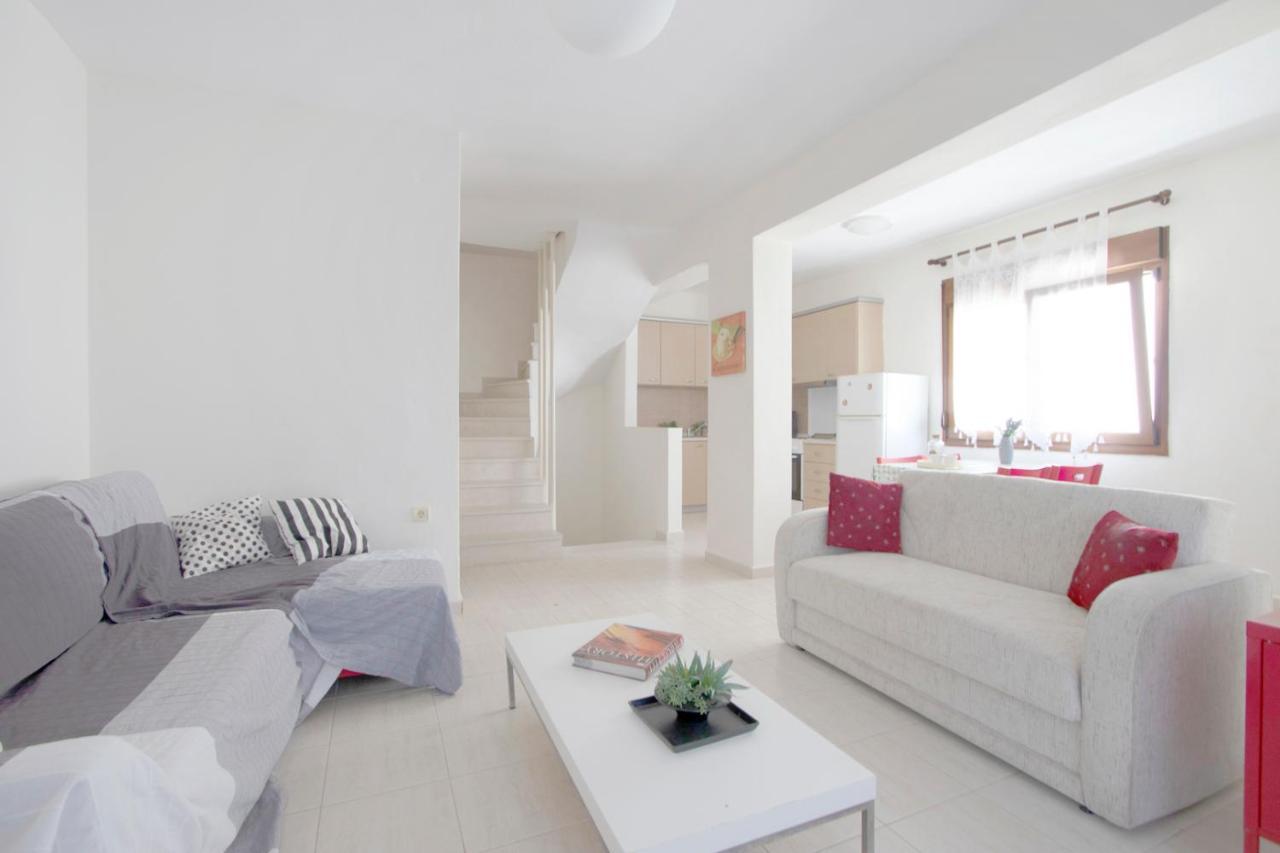 Villa Oikismos Akrogiali *