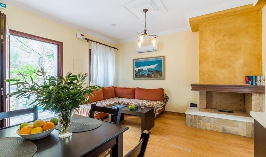 Agios Nikitas Resort Villas *