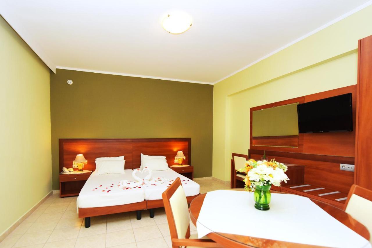 Esmeralda Aparthotel 3*