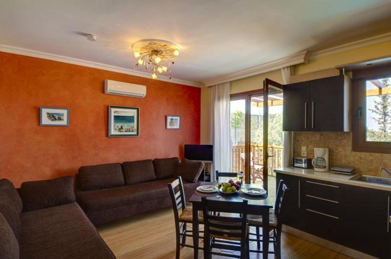 Agios Nikitas Resort Villas *