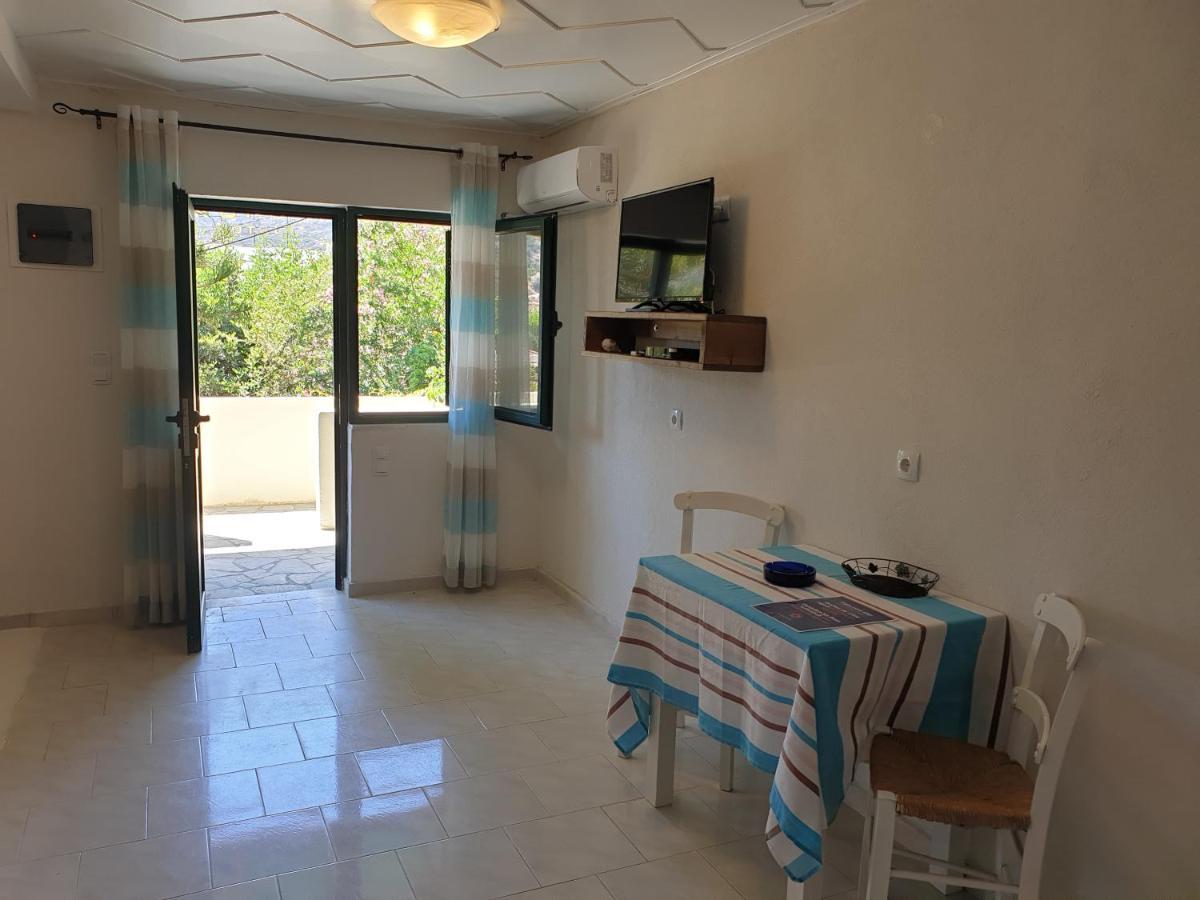 Apartment And Xenophon *