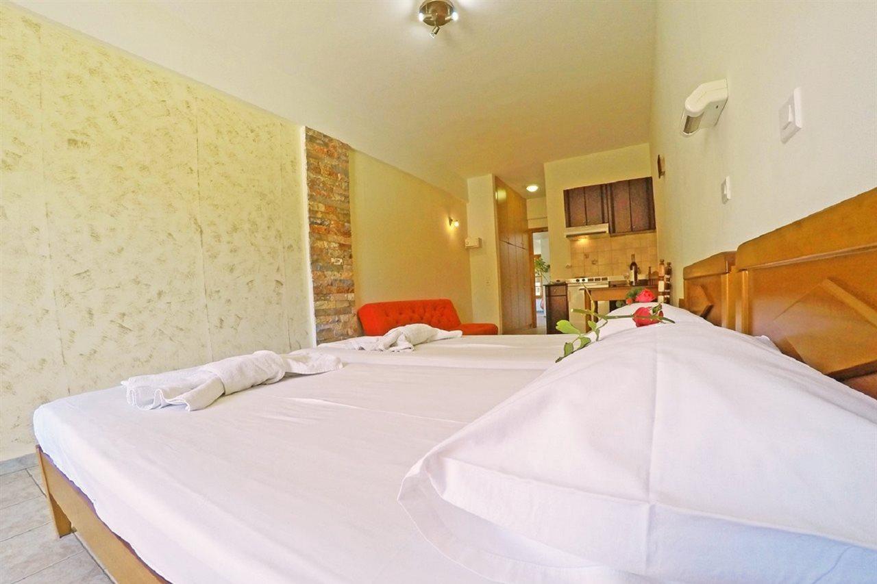 Tarsanas Beach Aparthotel