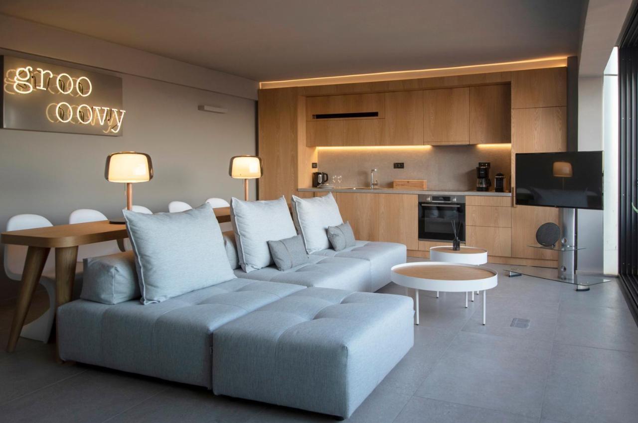 Apartment Groovy By Stylish Athens