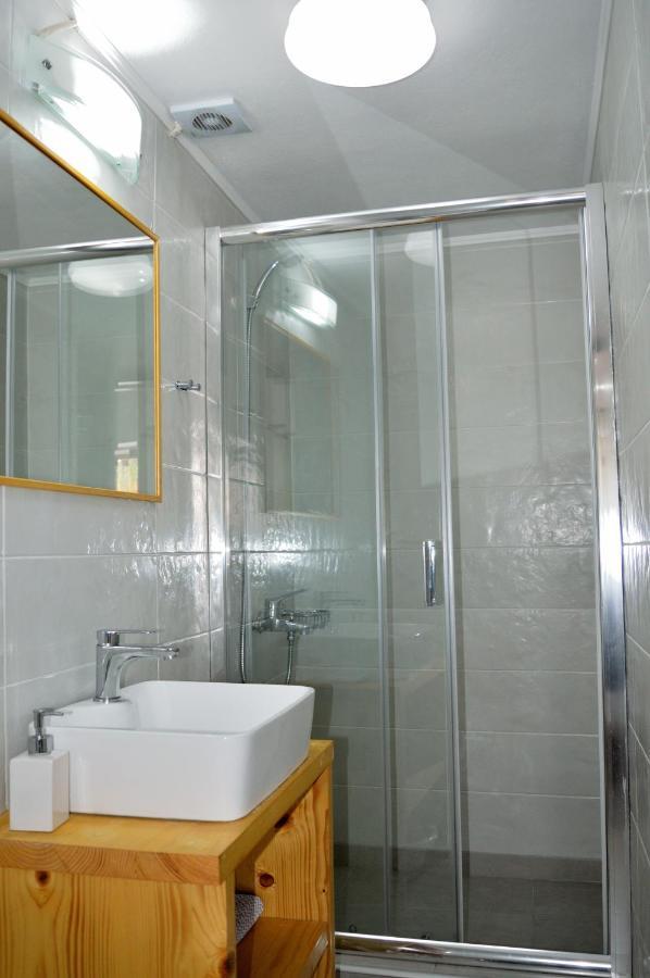 Kalliopi Vikeli Apartment Adamantas (Milos)