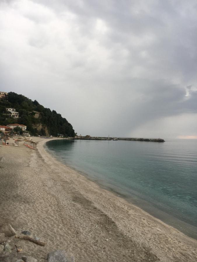 Ivas Pelion *