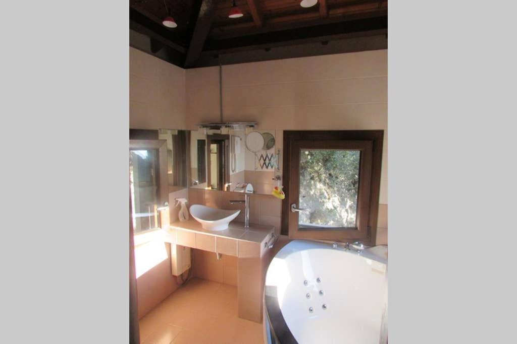 Holiday home το σπιτι με την σπηλιά