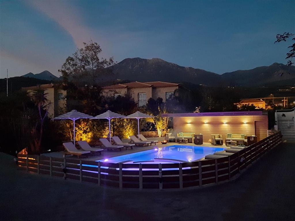 Athina Aparthotel *