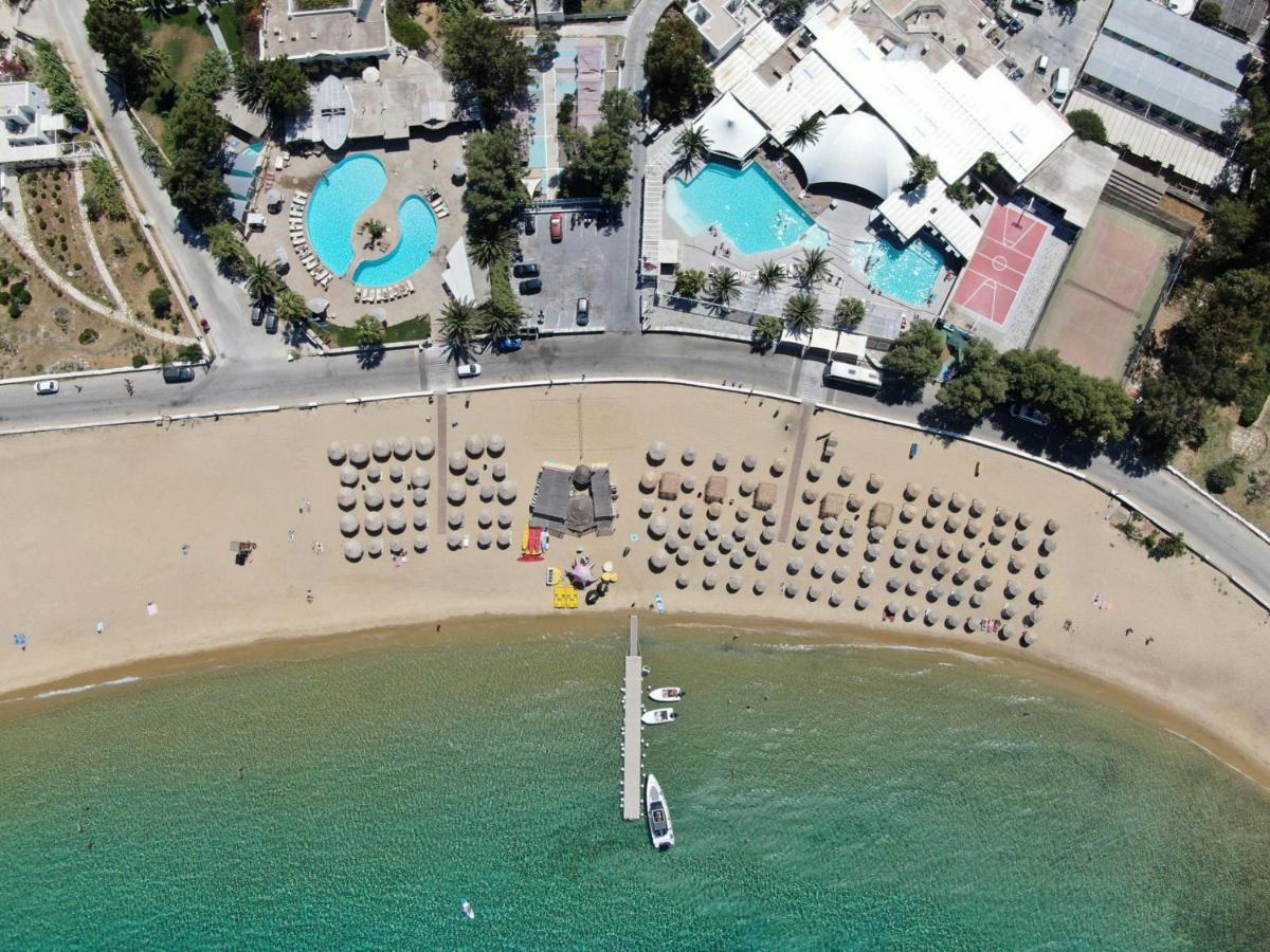 Far Out Beach Club Resort & Camping Campsite Mylopotas