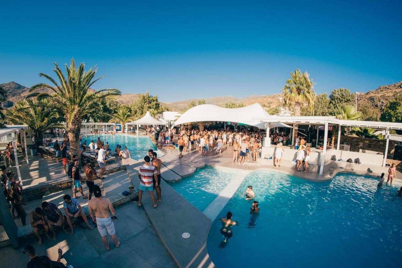 Far Out Beach Club Resort & Camping Campsite *