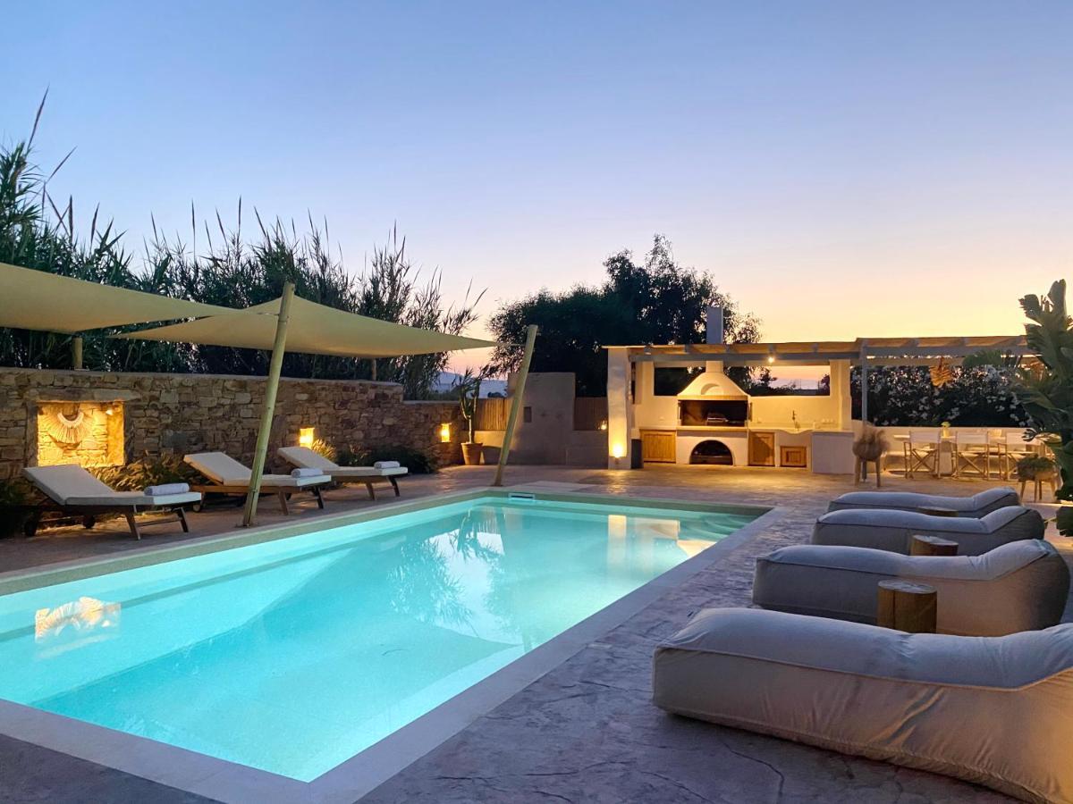 Seaside Naxos • *