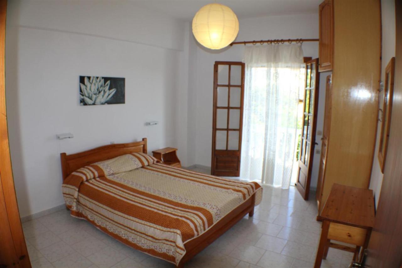 Nikolas House Guest house *