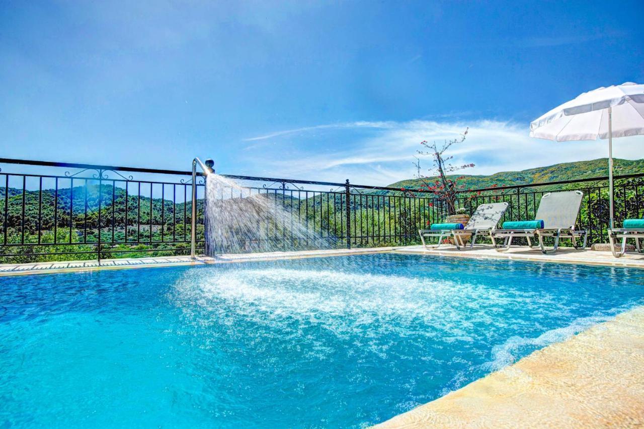 Bougainvillea Villa Keri