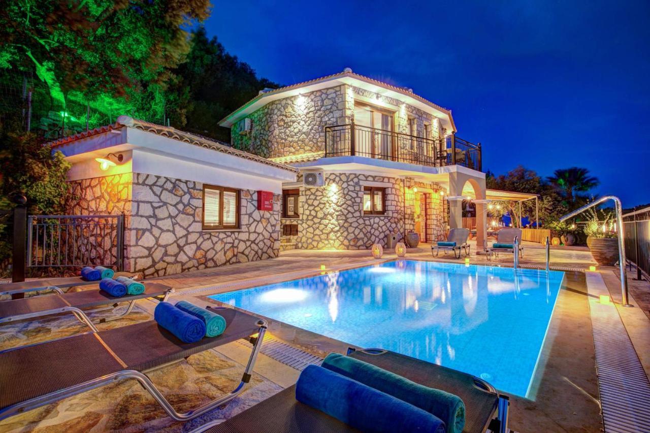 Bougainvillea Villa Keri