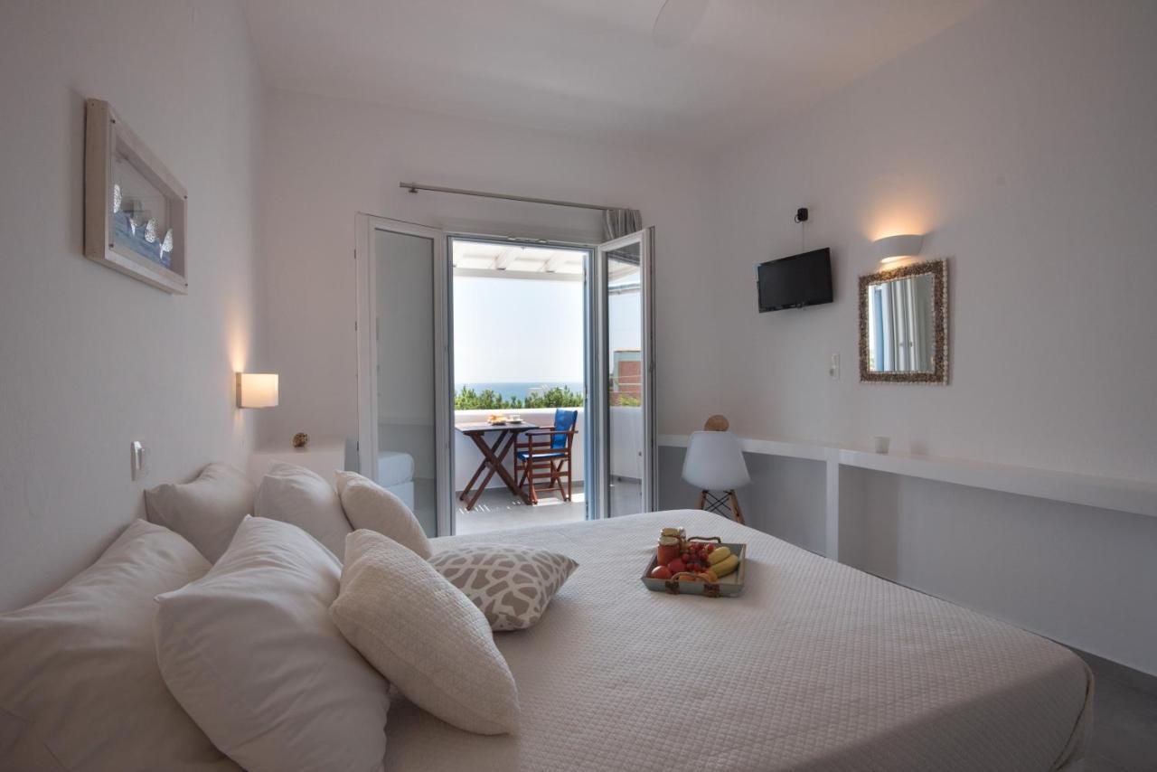 Flora & Agelos Studios * Chrisi Akti (Paros)