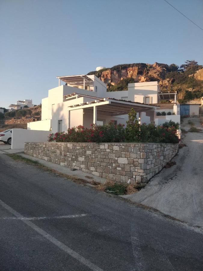 Psathaki *