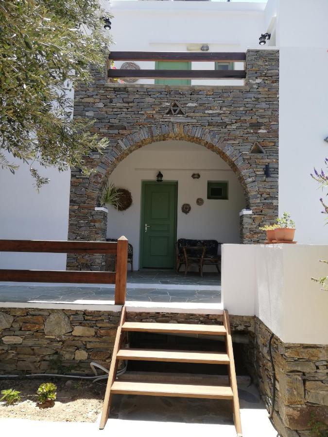 Madilides Platis Gialos (Sifnos)