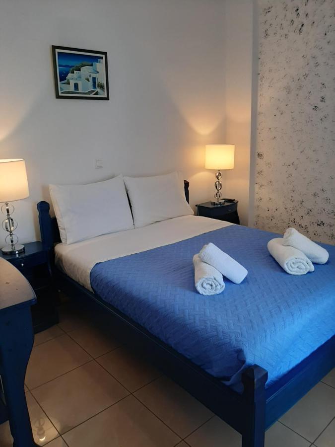 Phoenix * Fira (Santorini)
