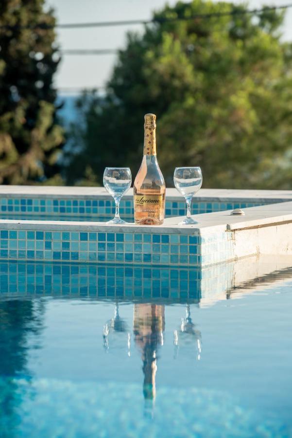 Villa Costamare - Enjoy Lazy Days On The Private Pool-Jacuzzi *