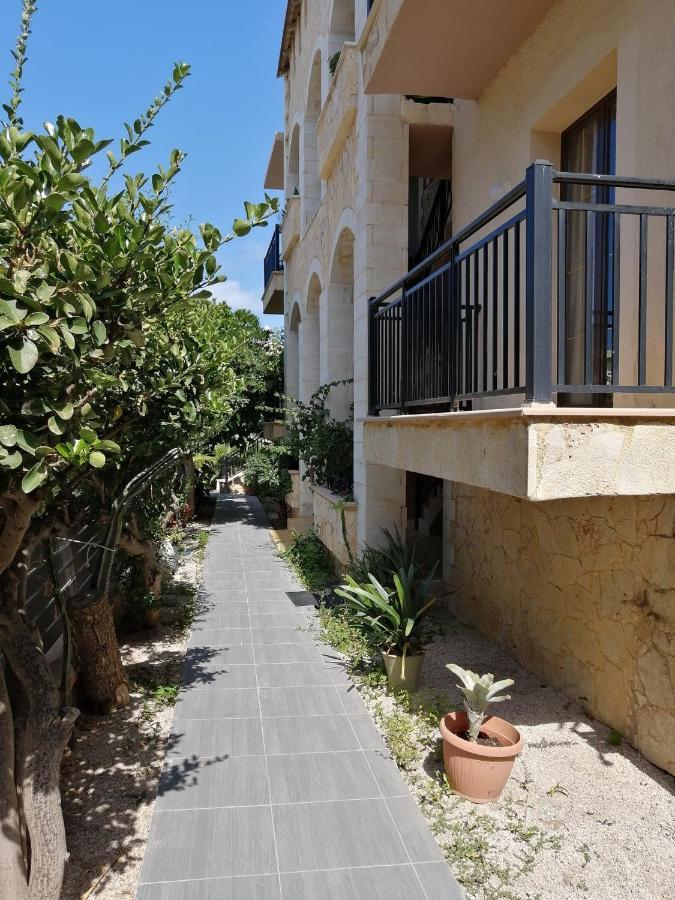 Iliana Apartment *