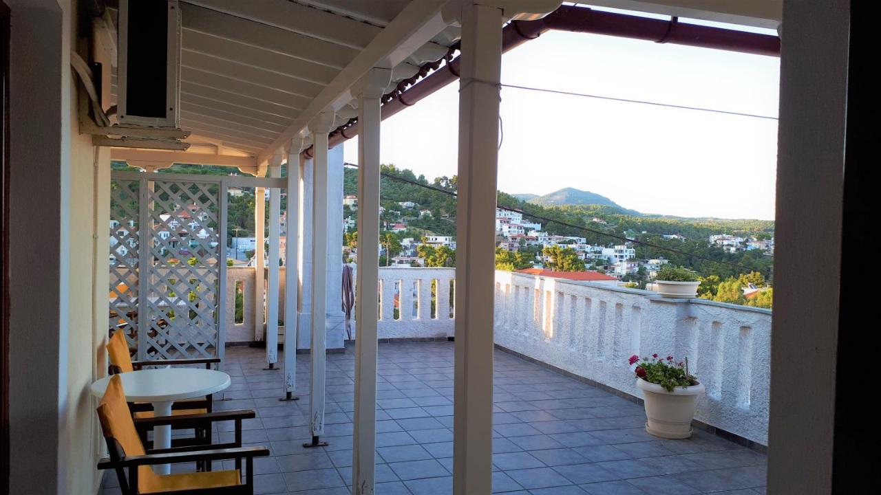 Apartment Ikos And