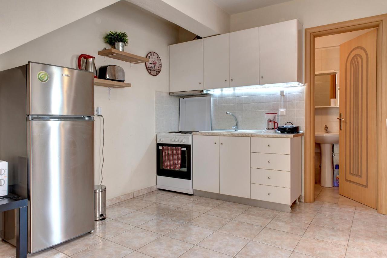 Achilleas Apartment