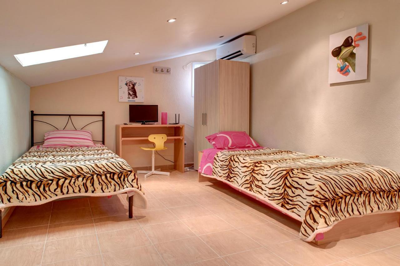 Apartment Achilleas *