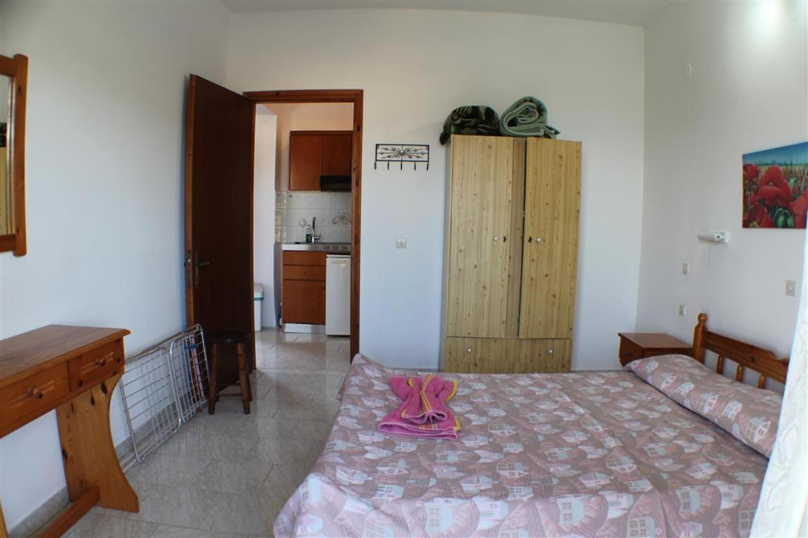 Nikolas House Guest house *