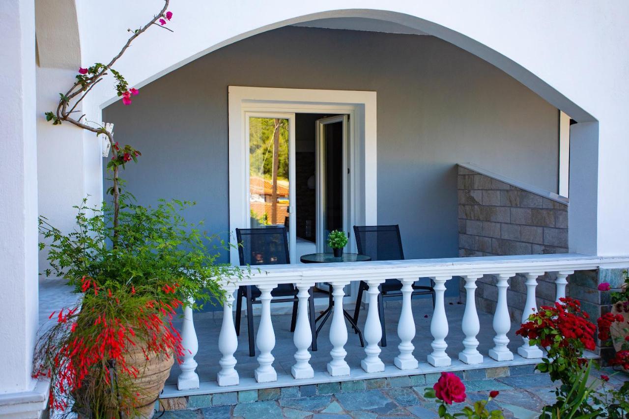 Vassilis Studios * Parga