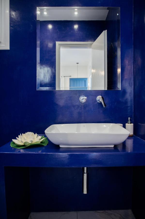 Manthos Place Aparthotel