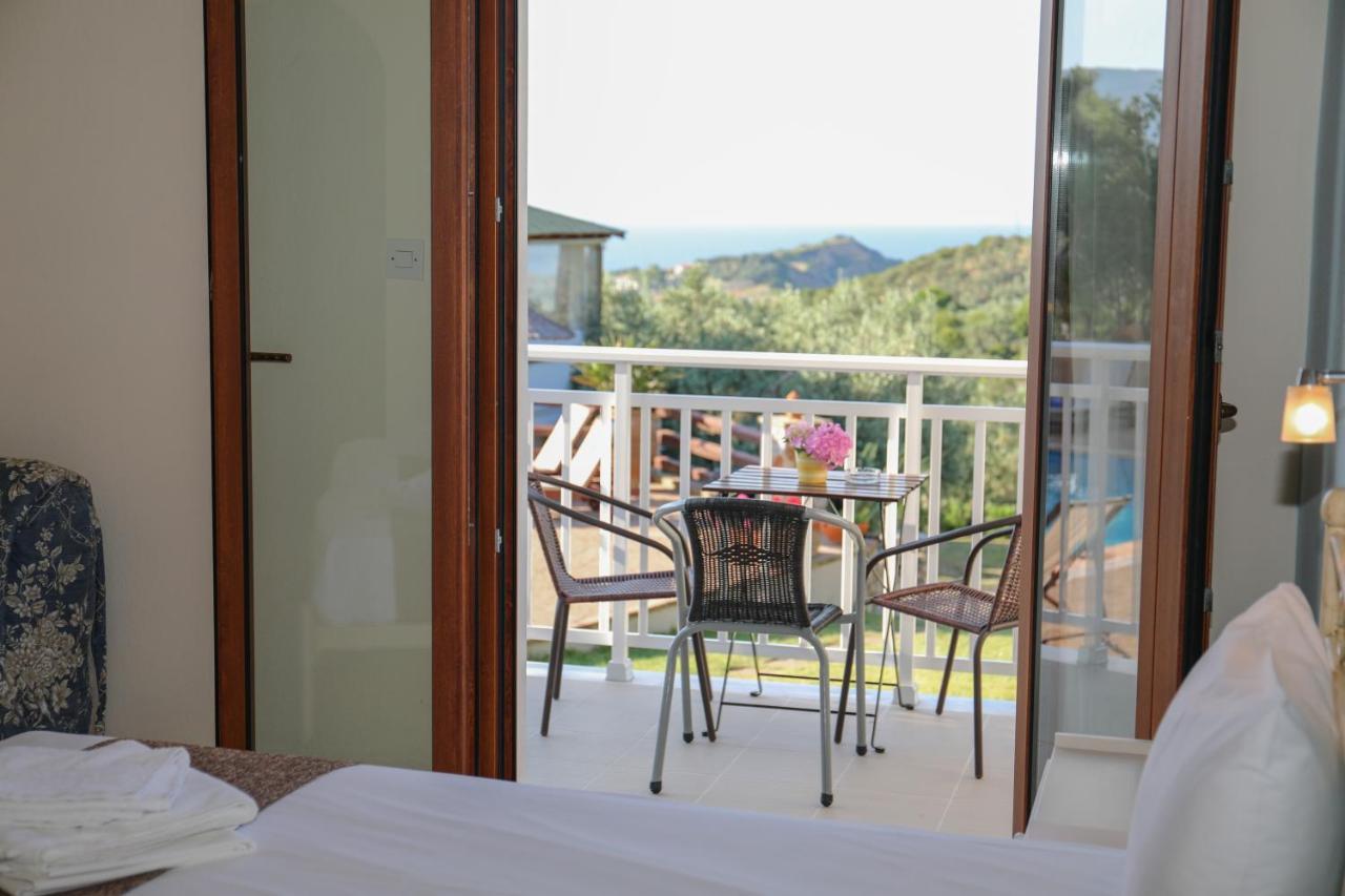 Aparthotel Takis