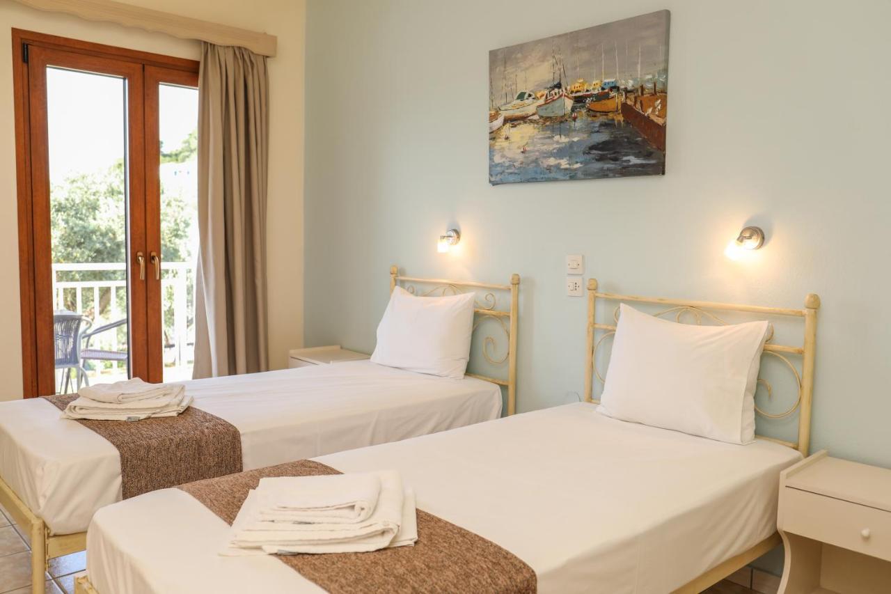 Takis Aparthotel 3*