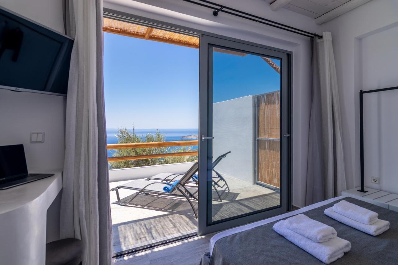 Pyrgos Exclusive